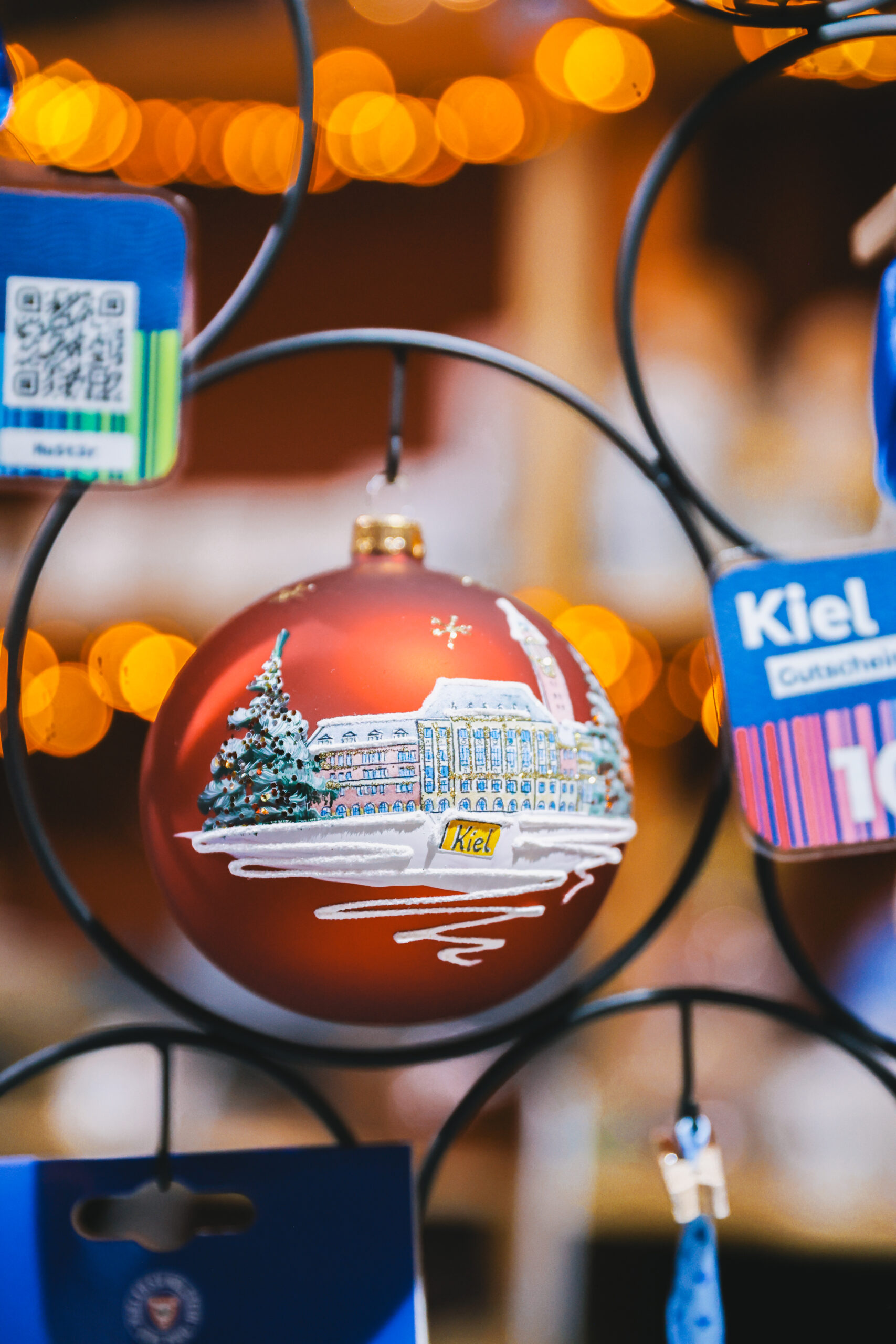 Kiel-Weihnachtskugel auf dem Rathausplatz